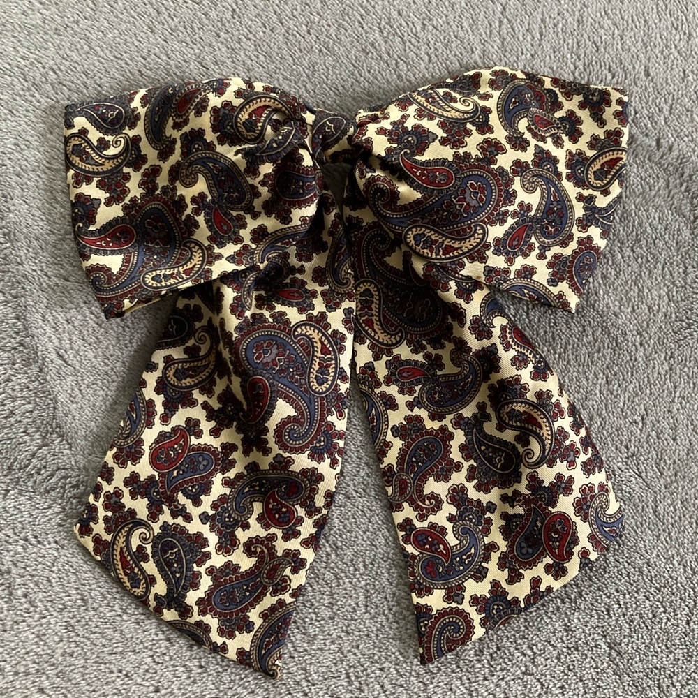 Vintage Paisley Bow Tie Pin Scarf Ascot